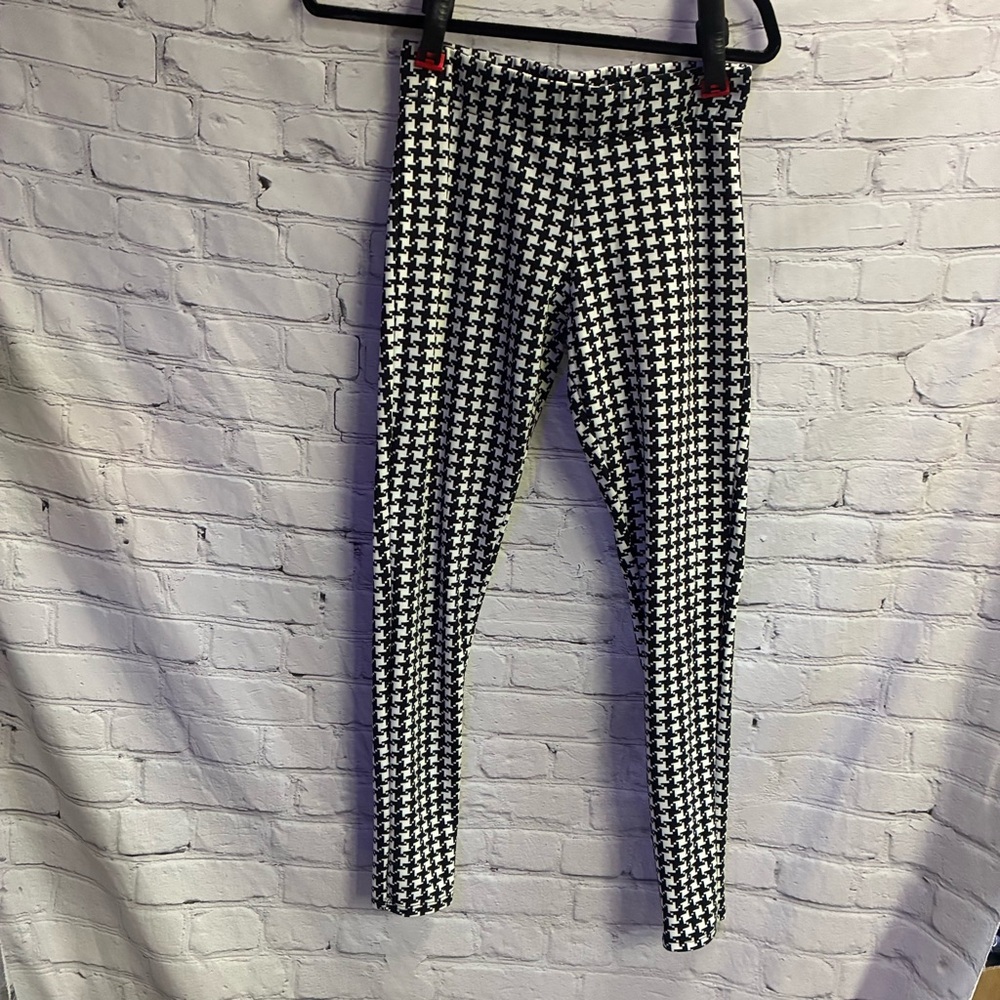 5/$20‎ Discovery Women’s Black White Houndstooth Pull On Legging Pants Sz L GUC